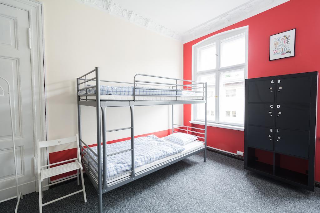 Hostel Awangarda Познан Стая снимка