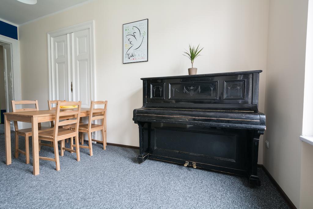Hostel Awangarda Познан Екстериор снимка