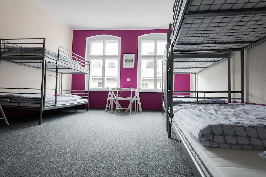 Hostel Awangarda Познан Стая снимка