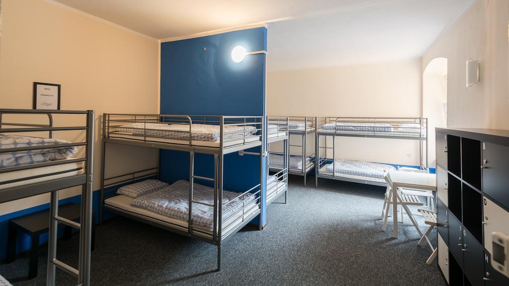 Hostel Awangarda Познан Екстериор снимка