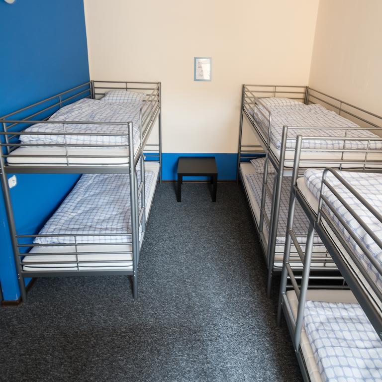 Hostel Awangarda Познан Екстериор снимка