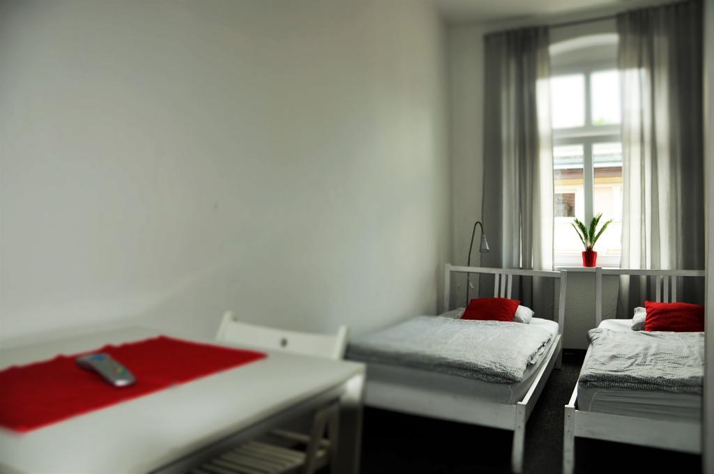 Hostel Awangarda Познан Екстериор снимка