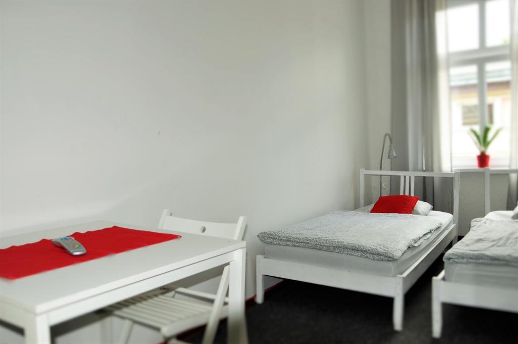 Hostel Awangarda Познан Екстериор снимка