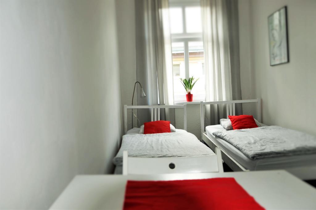 Hostel Awangarda Познан Екстериор снимка