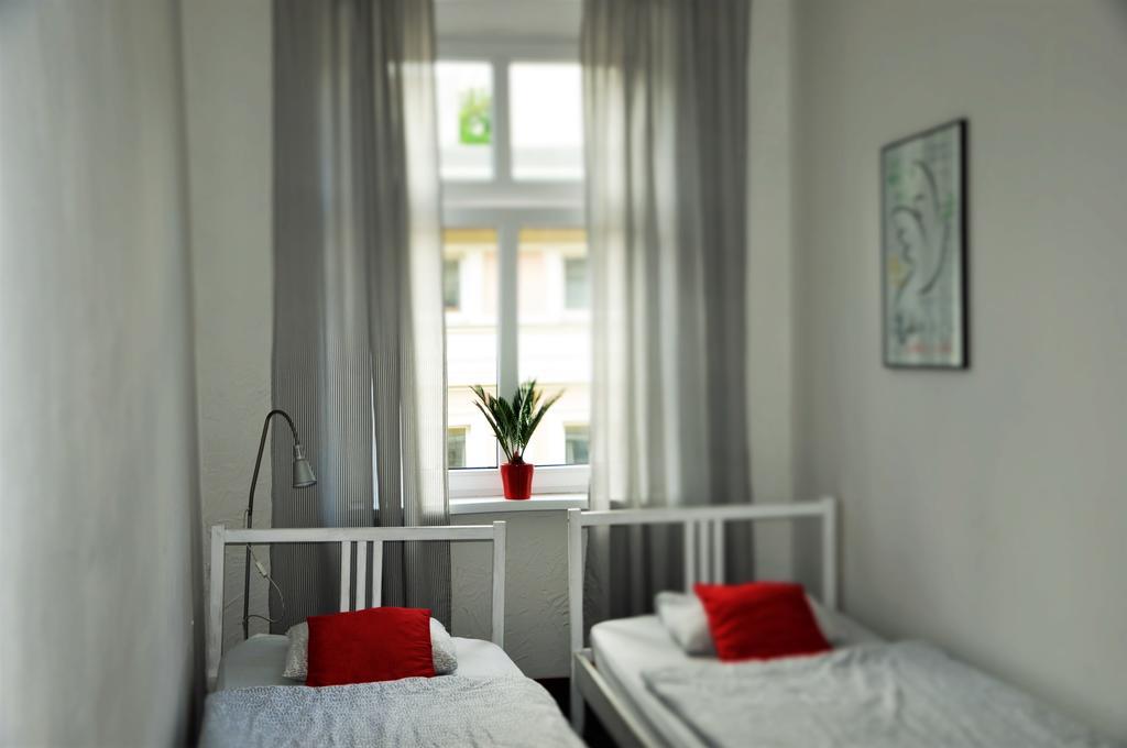 Hostel Awangarda Познан Екстериор снимка
