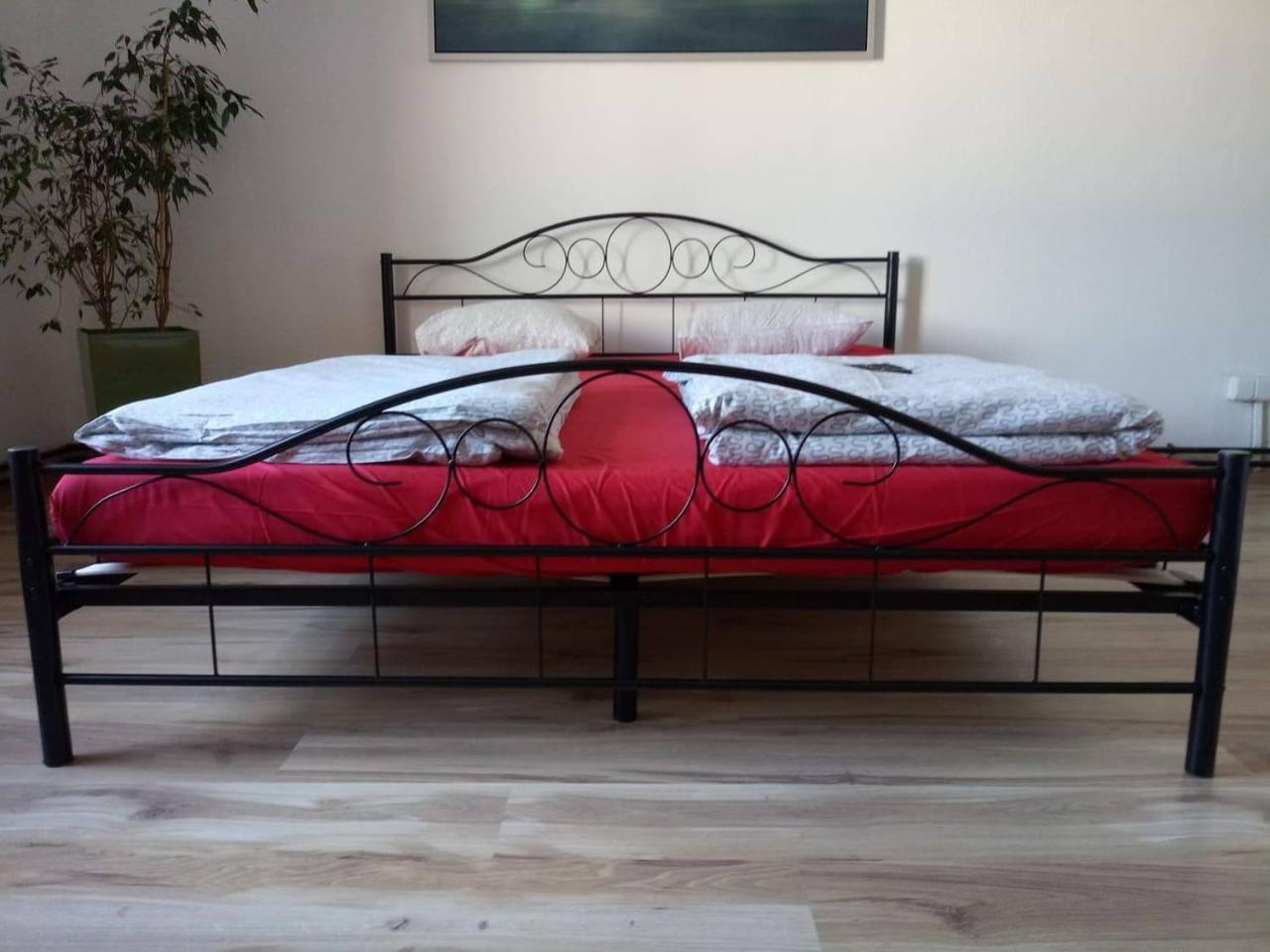 Hostel Awangarda Познан Екстериор снимка